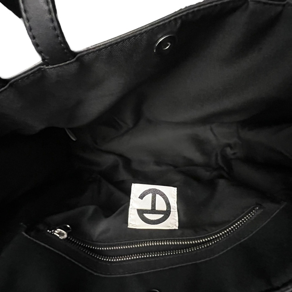 Telfar Medium Shopper Shoulder Bag in Black - Trending, Trendy, Unisex - Picture 6 of 13